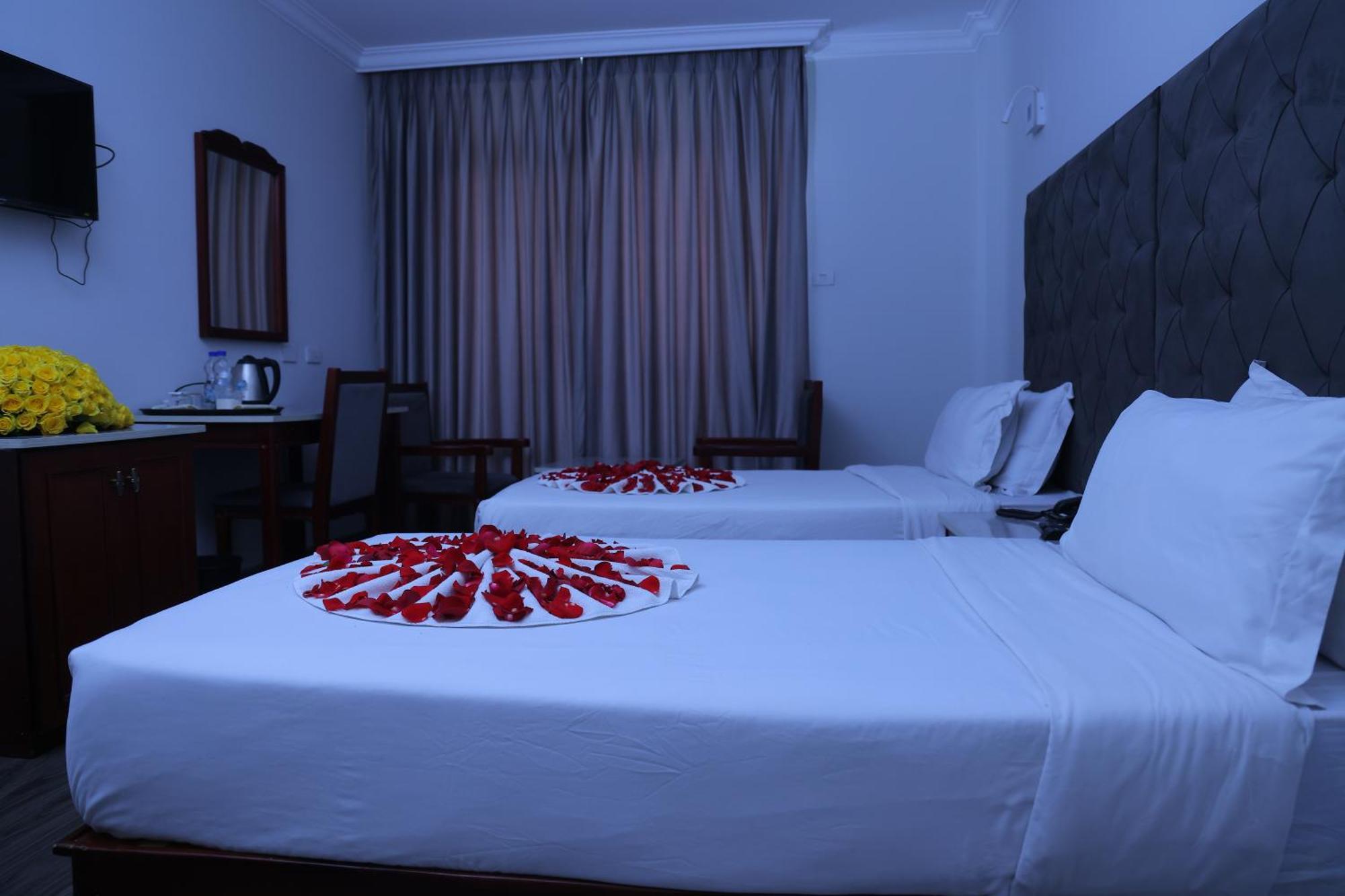 Trinity Hotel Addis Abeba Zewnętrze zdjęcie