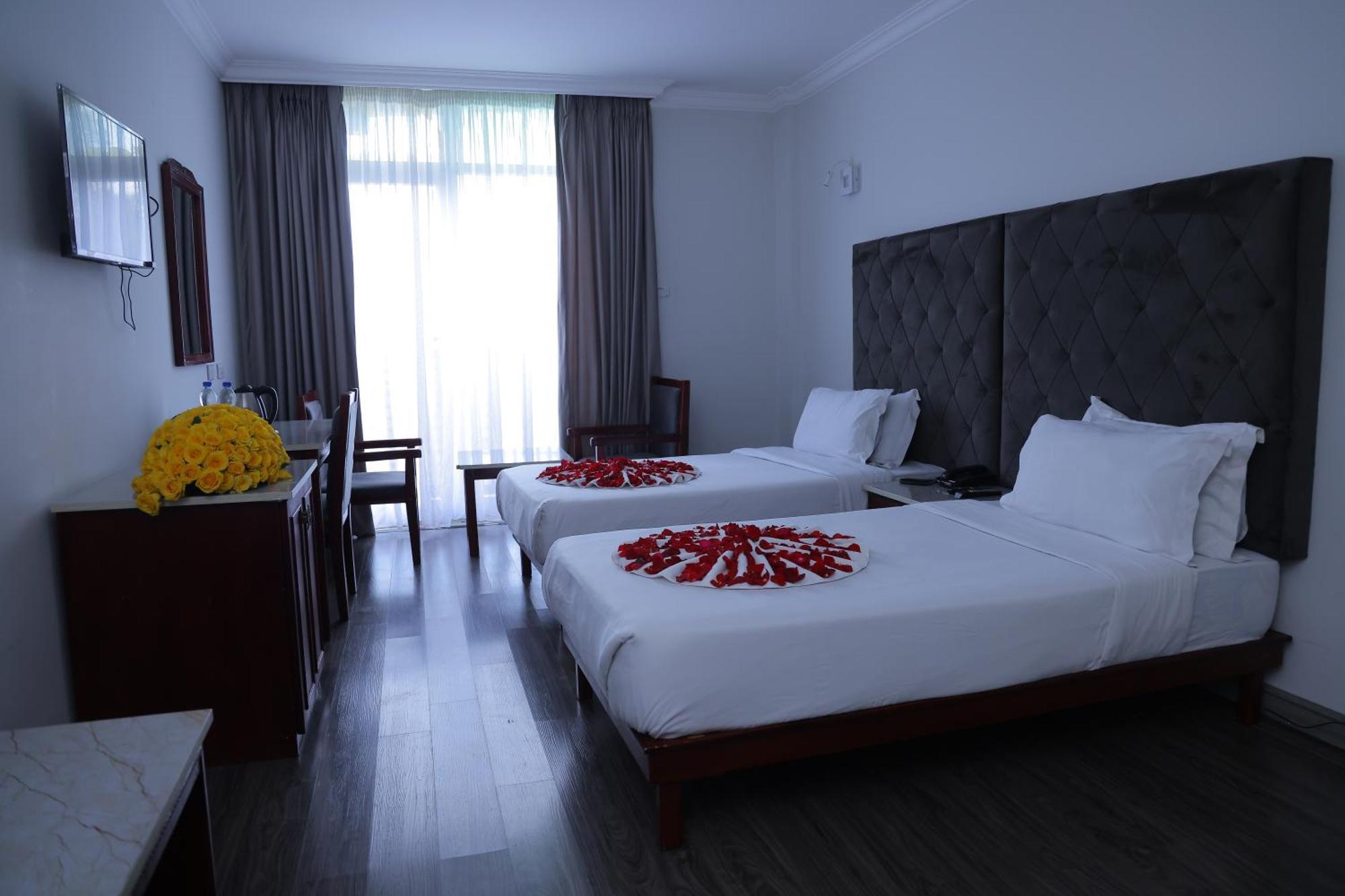 Trinity Hotel Addis Abeba Zewnętrze zdjęcie