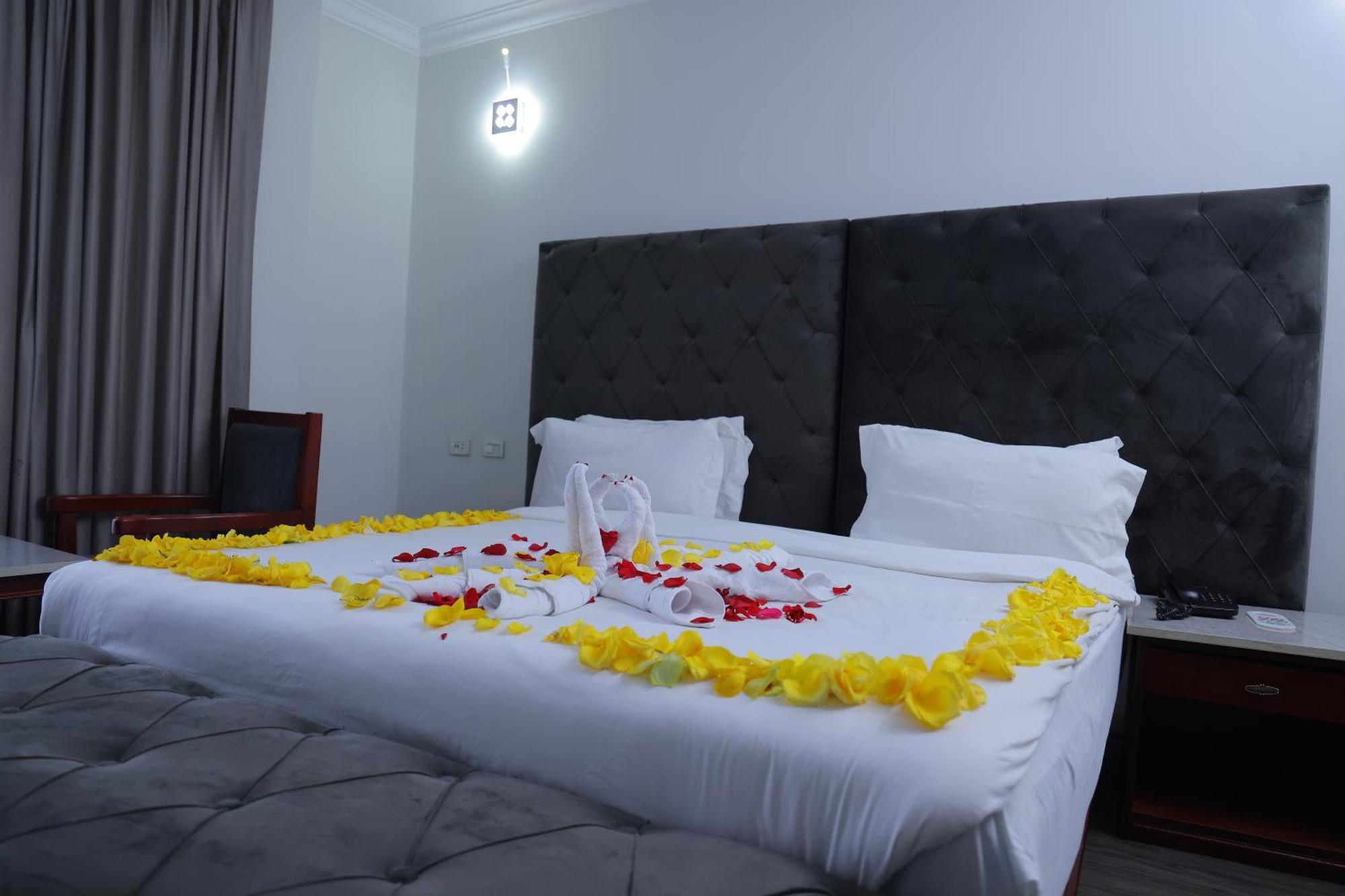 Trinity Hotel Addis Abeba Zewnętrze zdjęcie