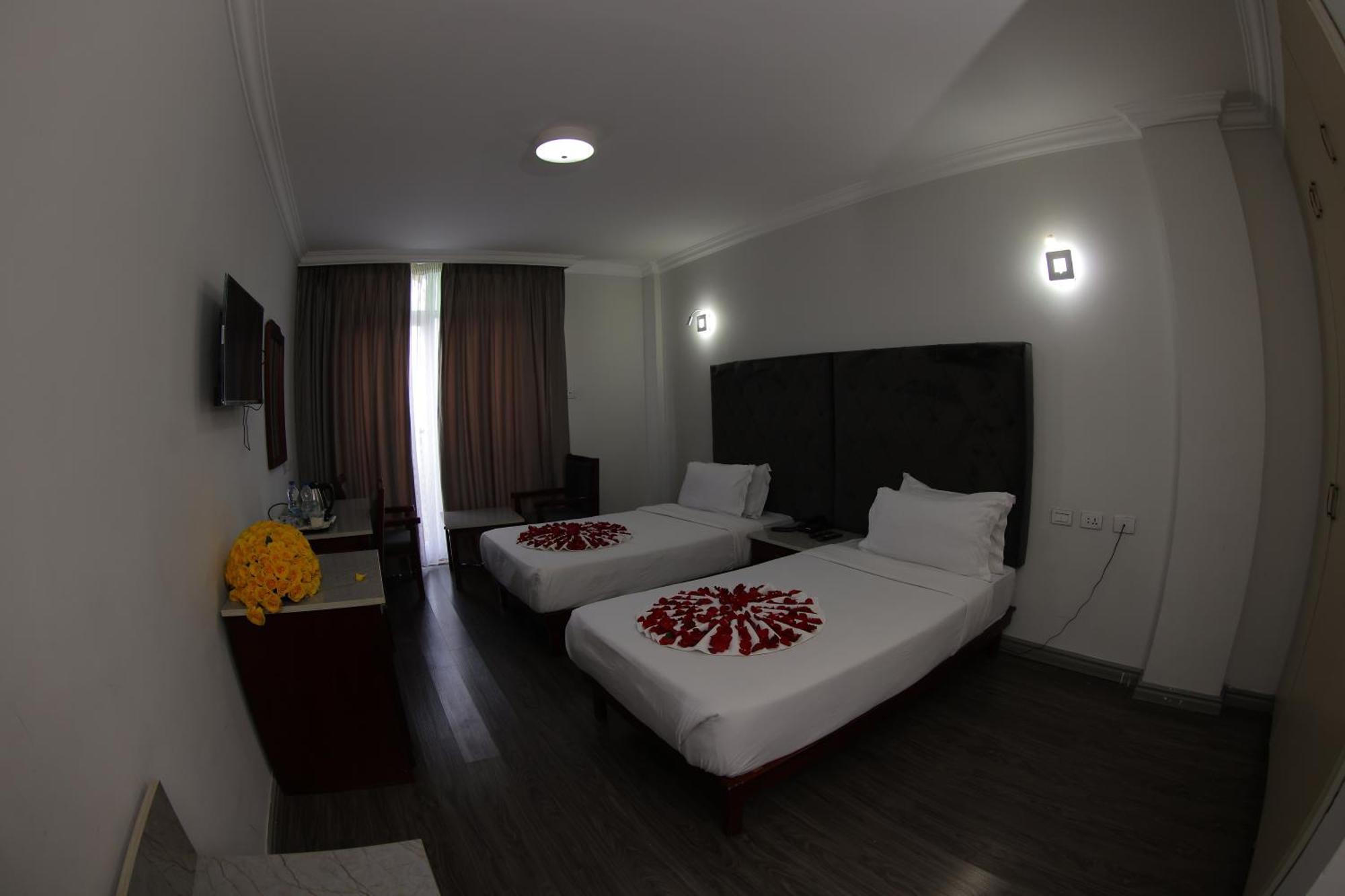 Trinity Hotel Addis Abeba Zewnętrze zdjęcie