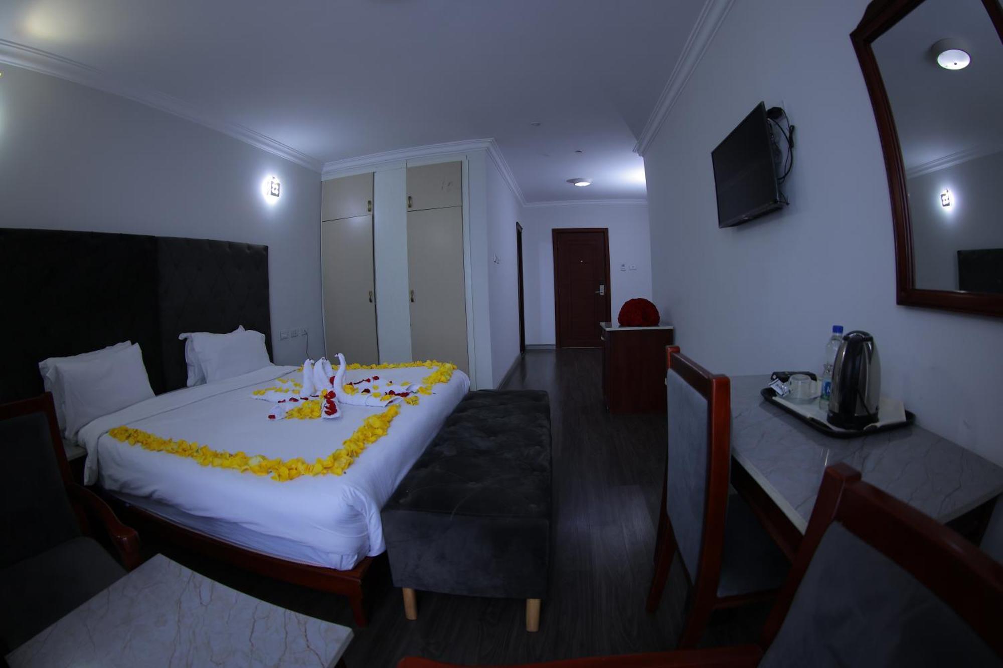 Trinity Hotel Addis Abeba Zewnętrze zdjęcie