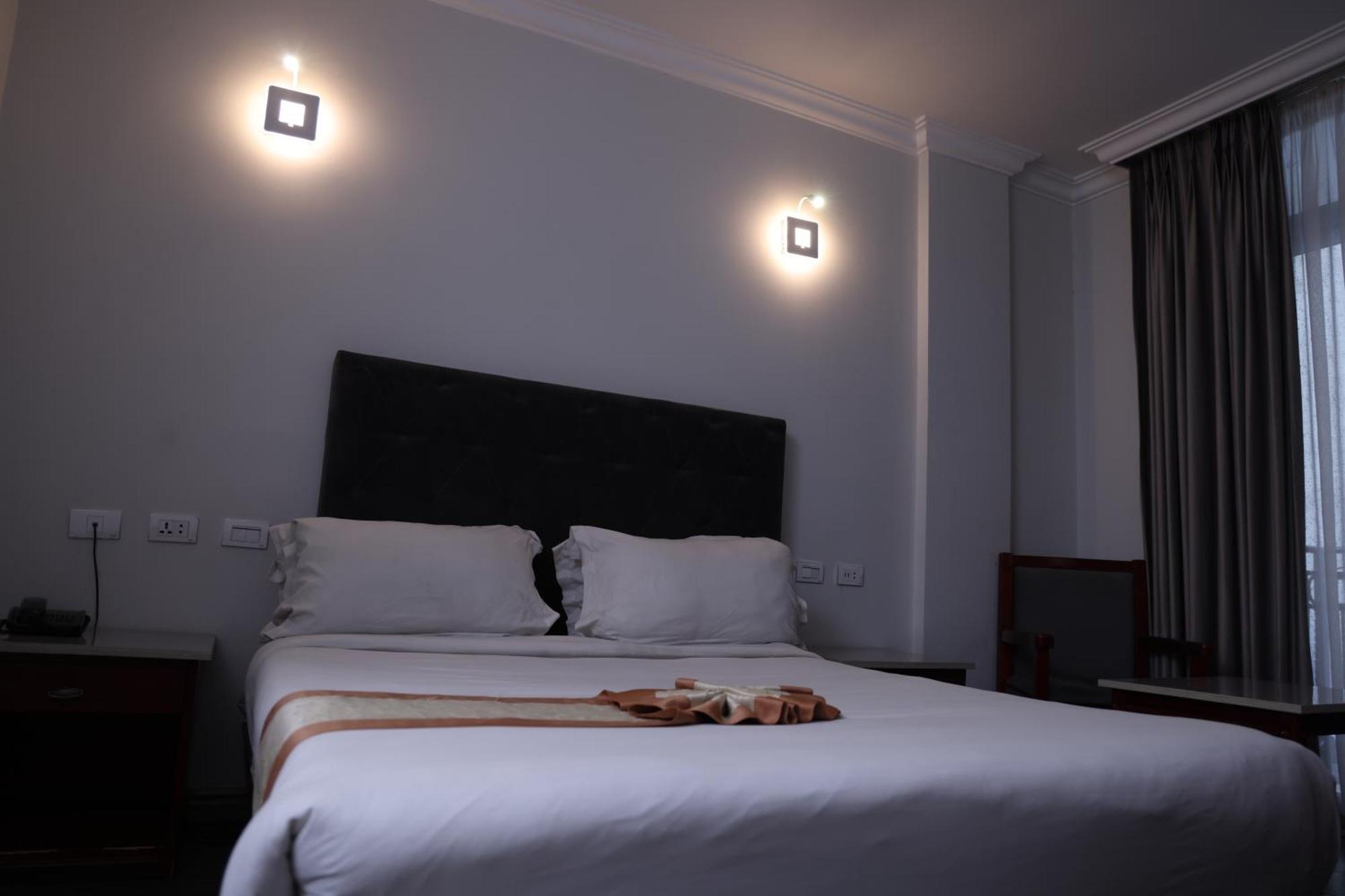 Trinity Hotel Addis Abeba Zewnętrze zdjęcie