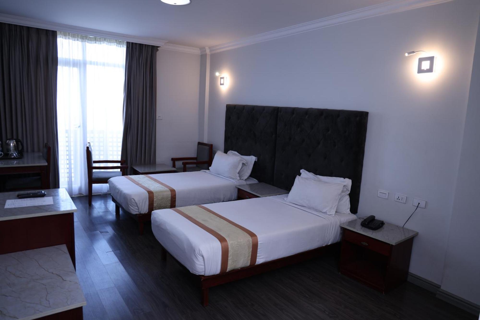 Trinity Hotel Addis Abeba Zewnętrze zdjęcie