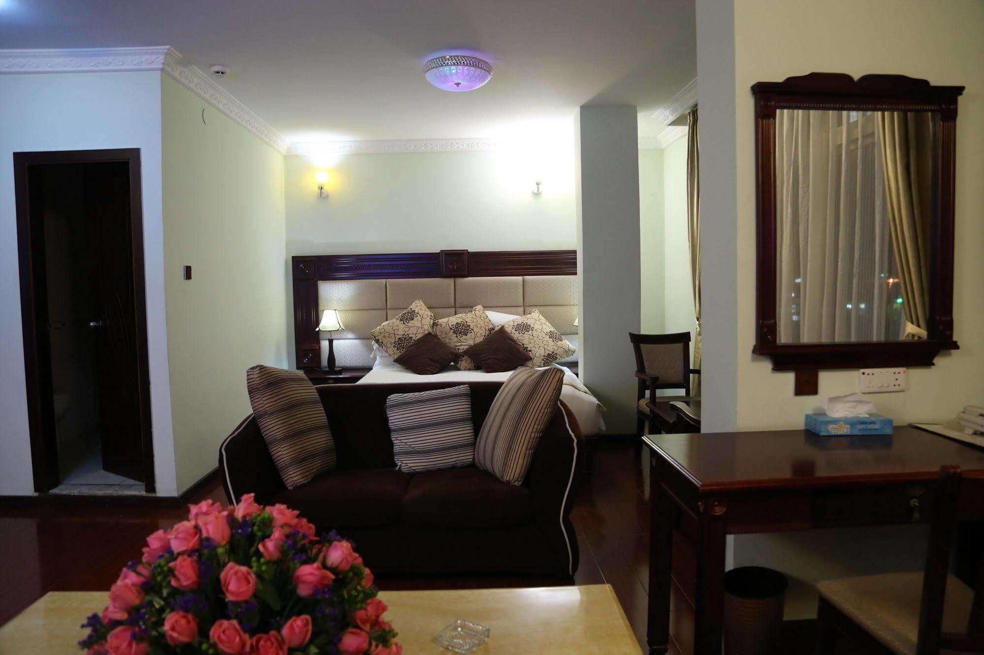 Trinity Hotel Addis Abeba Zewnętrze zdjęcie